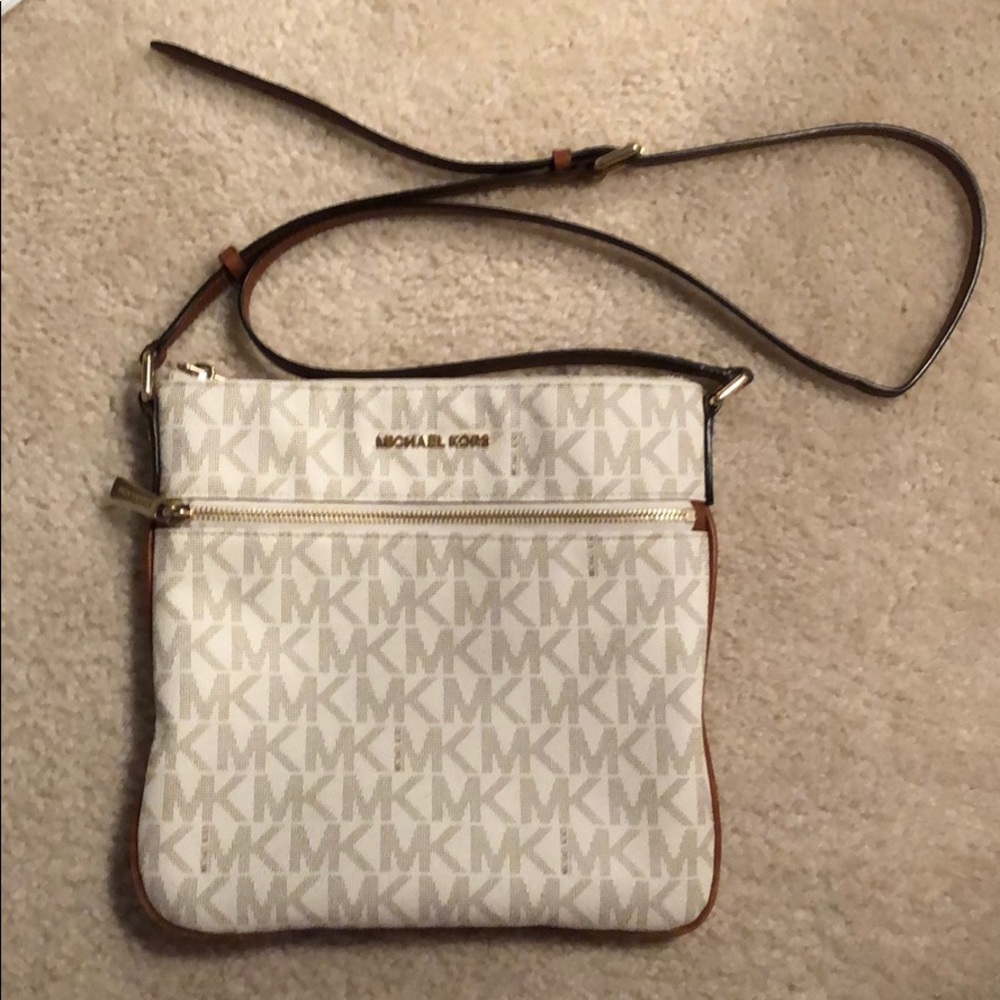 MICHAEL KORS
Logo Crossbody